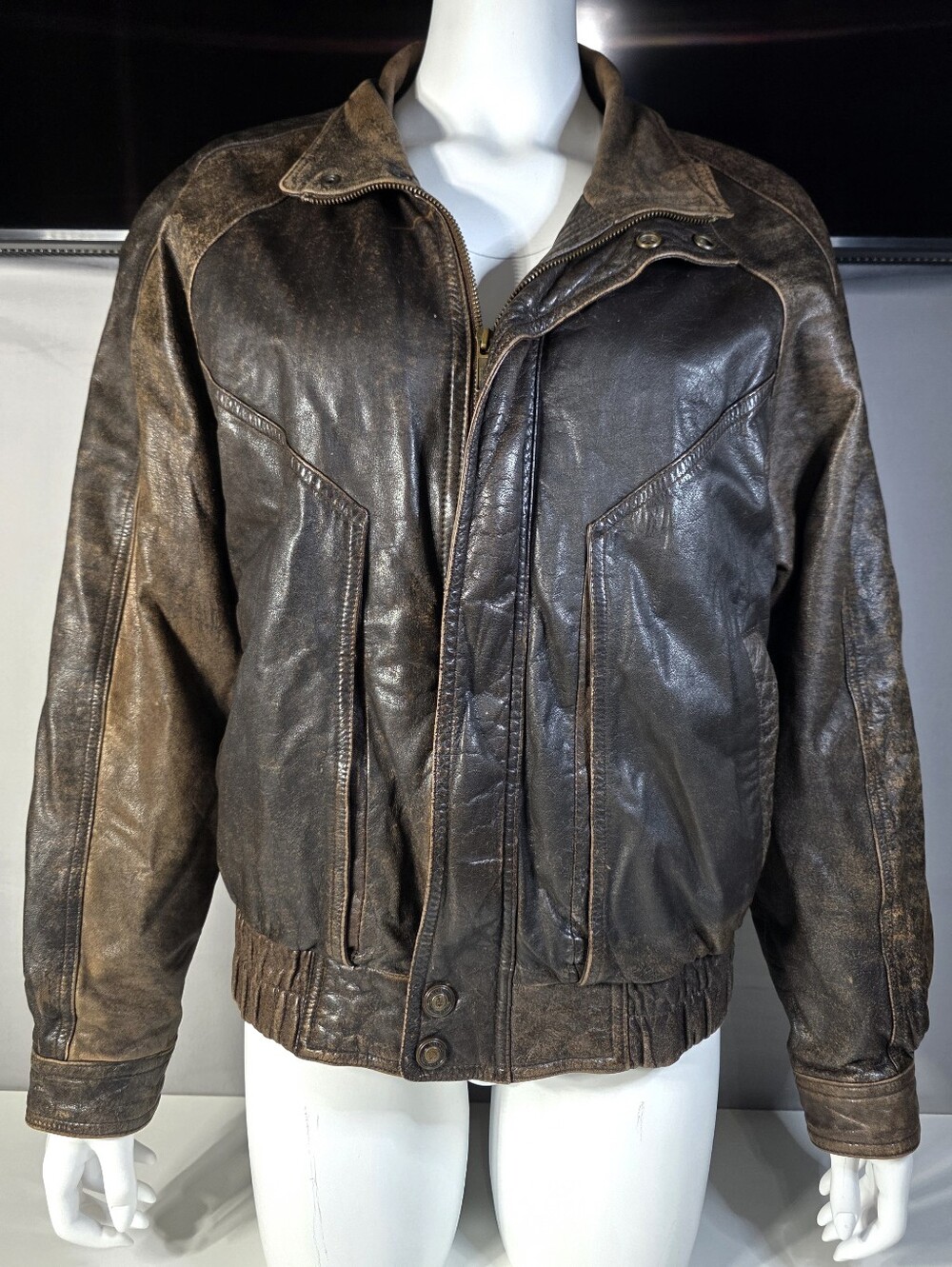 Vintage "Adventure Bound Originals" Wilsons leather bomber jacket Size Medium